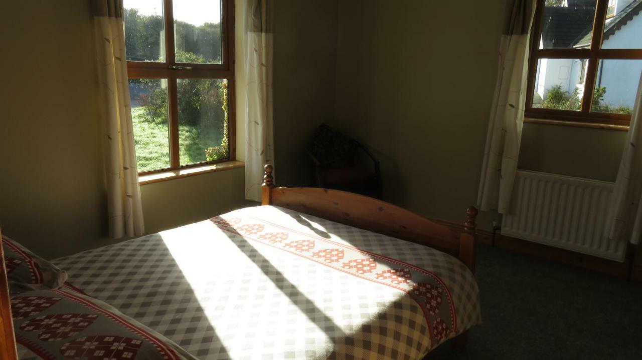 Heatherhill Farm Cottage In Letterfrack Beside Connemara National Park Екстериор снимка