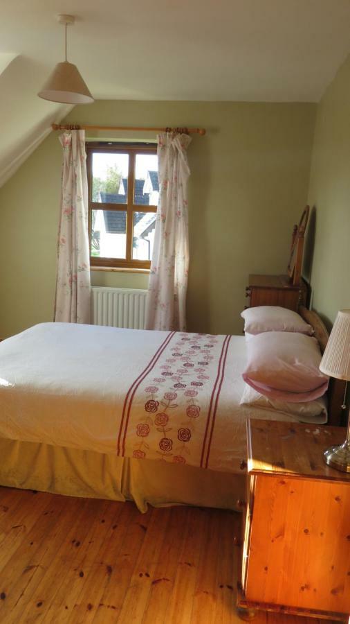 Heatherhill Farm Cottage In Letterfrack Beside Connemara National Park Екстериор снимка