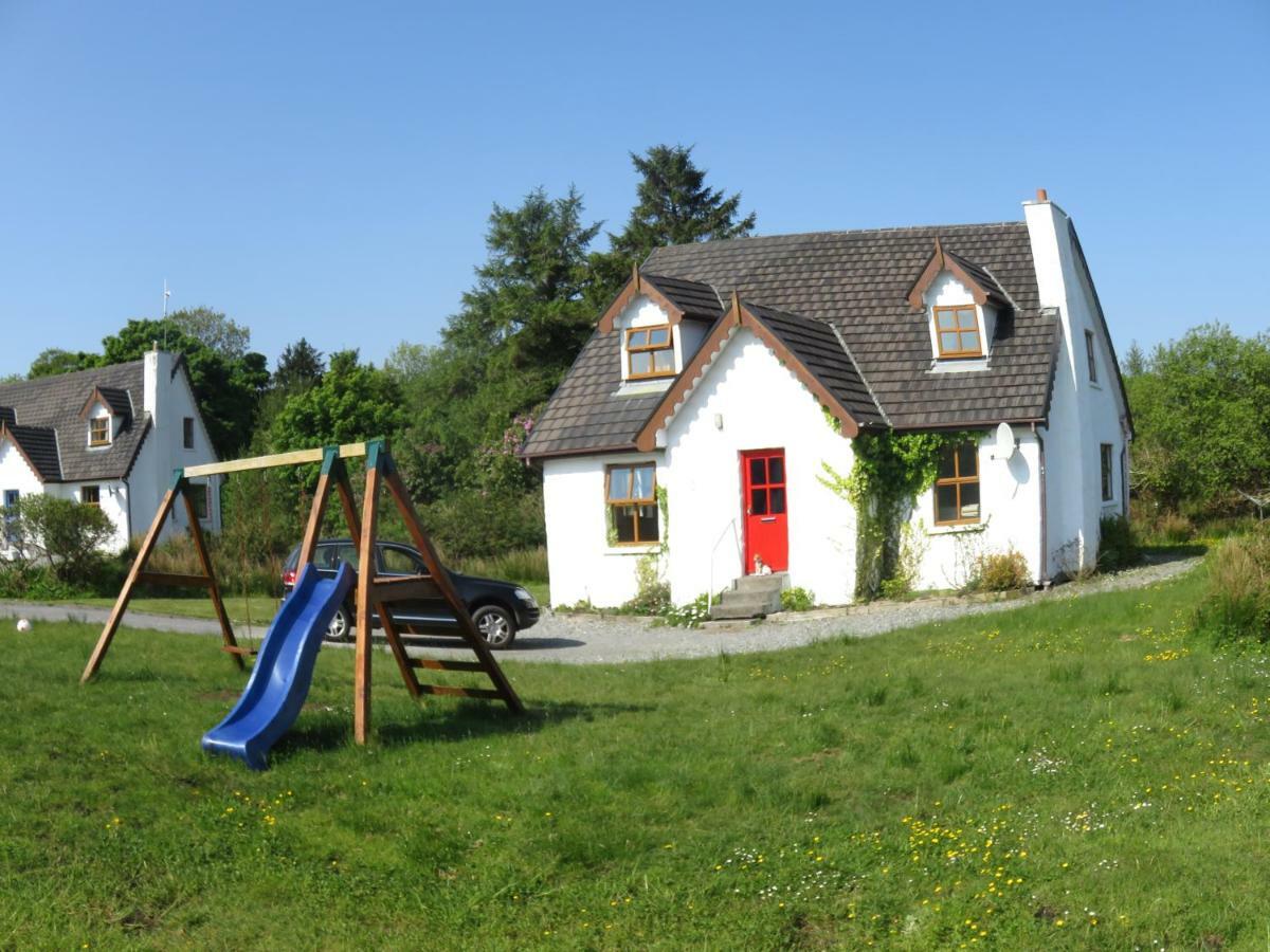 Heatherhill Farm Cottage In Letterfrack Beside Connemara National Park Екстериор снимка