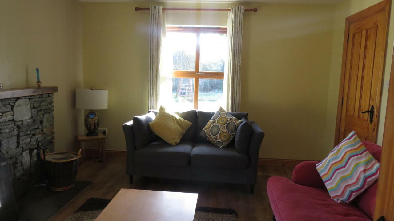 Heatherhill Farm Cottage In Letterfrack Beside Connemara National Park Екстериор снимка